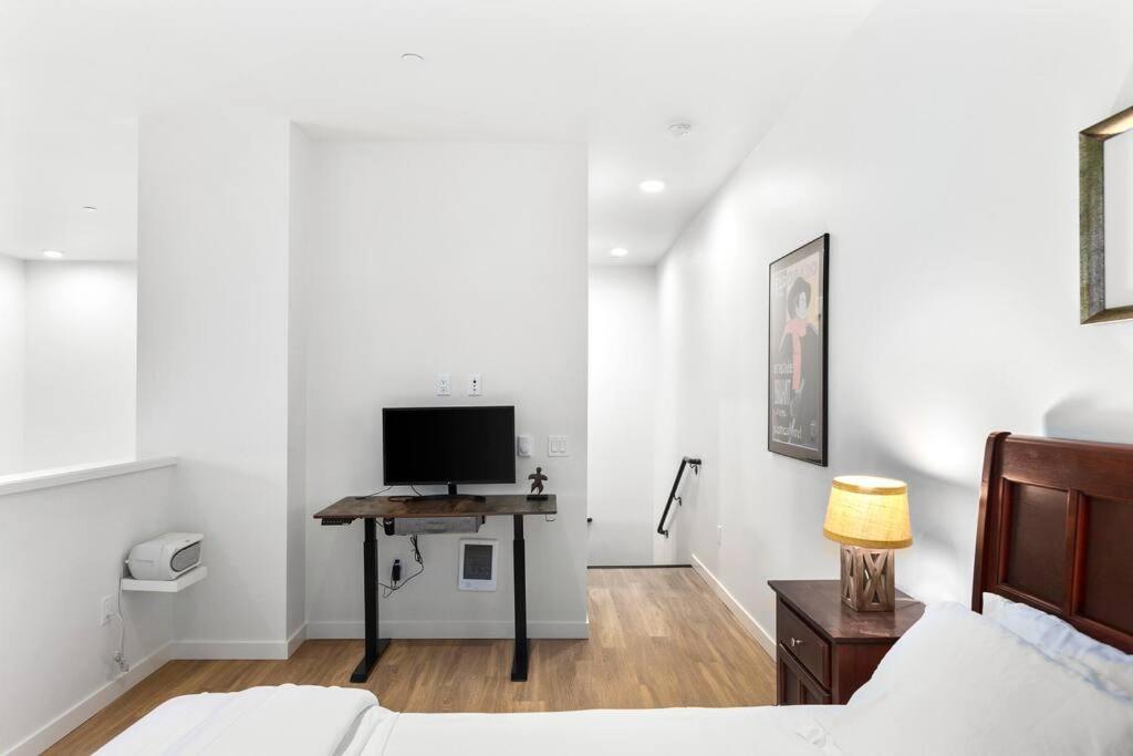 רדמונד Airy And Open Corner Loft - 92 Walkscore מראה חיצוני תמונה