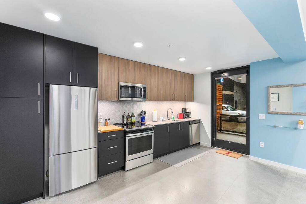 רדמונד Airy And Open Corner Loft - 92 Walkscore מראה חיצוני תמונה