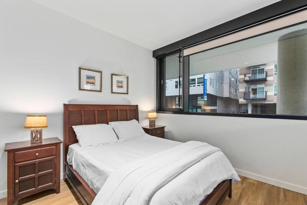 רדמונד Airy And Open Corner Loft - 92 Walkscore מראה חיצוני תמונה